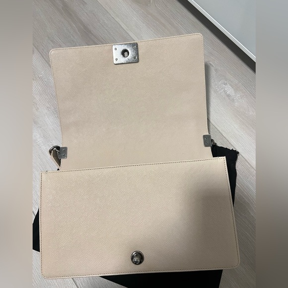 Chanel le boy new medium beige - Picture 10 of 15